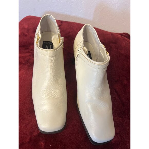 AJ Valenci Women White Leather Ankle Boot Size 8.5W flaw Comfortable Chunky Heel - Picture 1 of 16